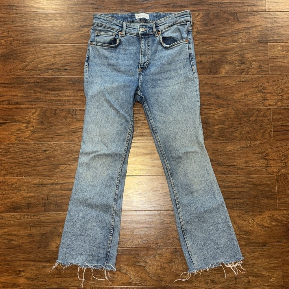 Zara Size 8 denim frayed bottom
